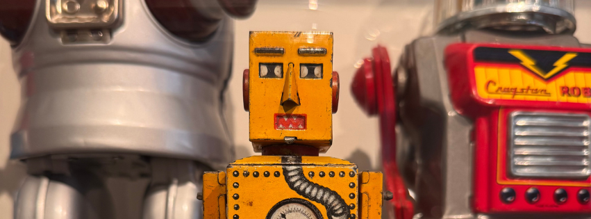 Personas colaborando en torno al conocimiento abierto